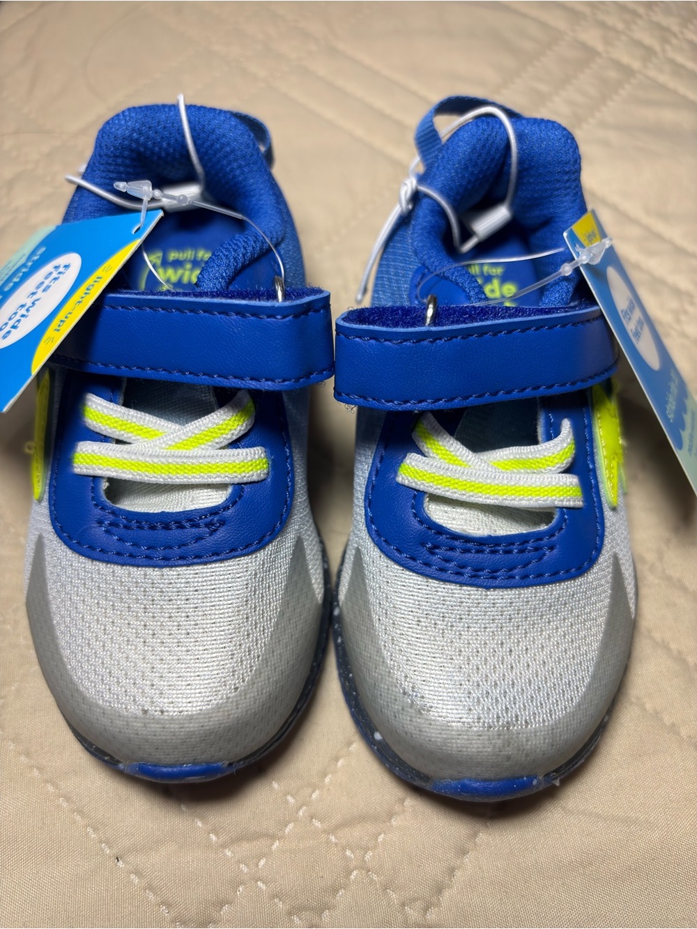 Stride Rite size 6 LIGHT UP Navy and Yellow Kids Sneakers